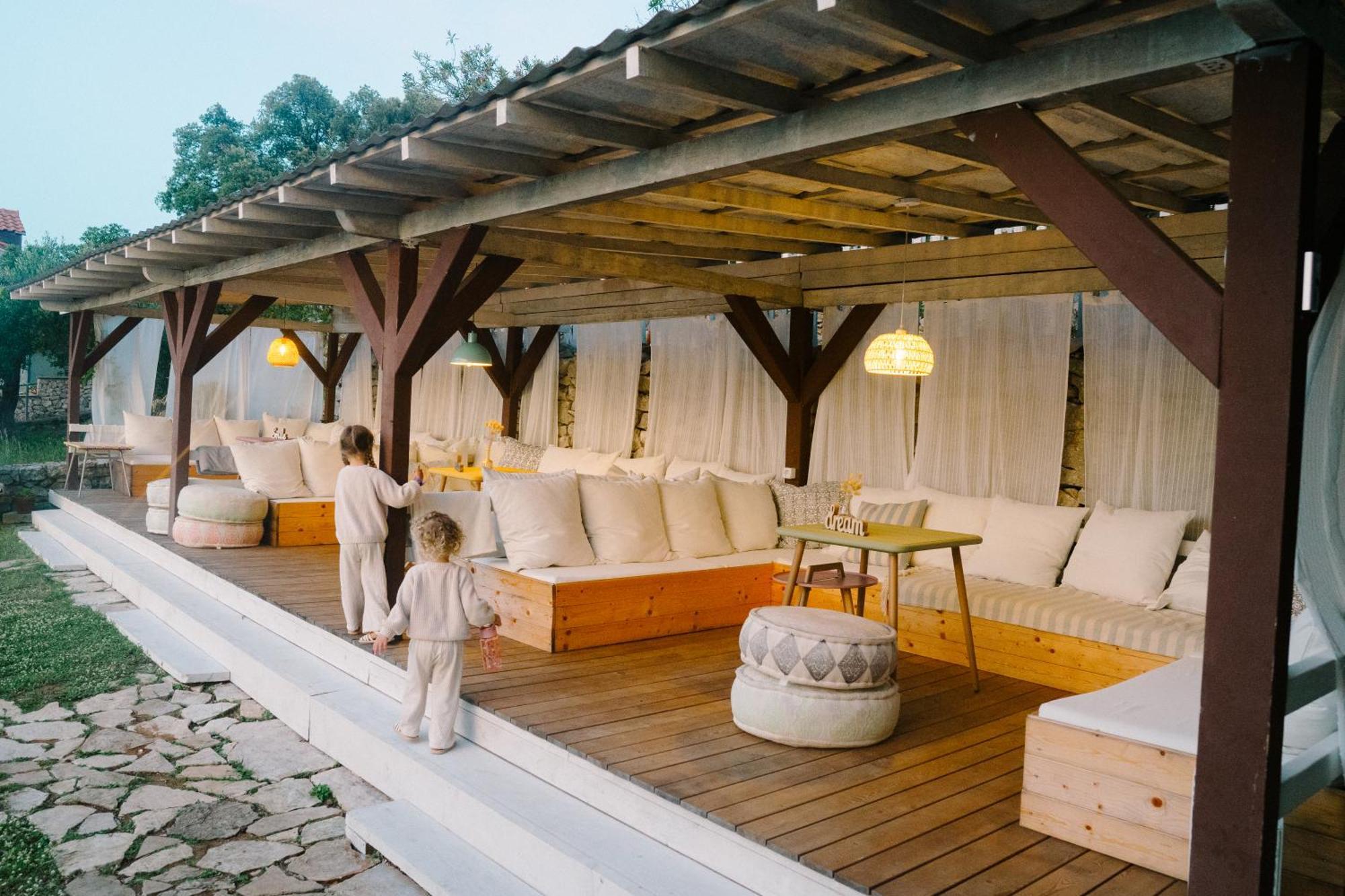 Eco Aparthotel The Dreamers'S Club 鲁巴达 外观 照片